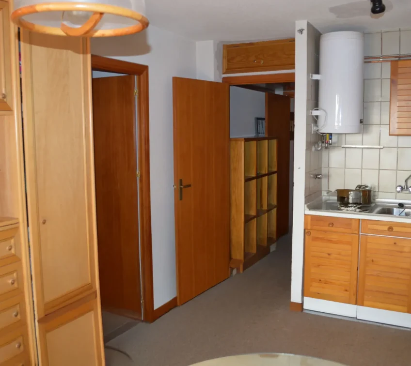 TECNIASIST---REFORMA-DE-BAÑO-Y-COCINA-EN-SIERRA-NEVADA---PRADOLLANO---ANTES-I