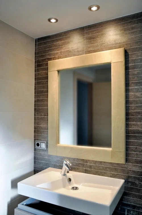 TECNIASIST---Reforma-Integral-de-un-Piso---Baño---Lavabo-con-espejo