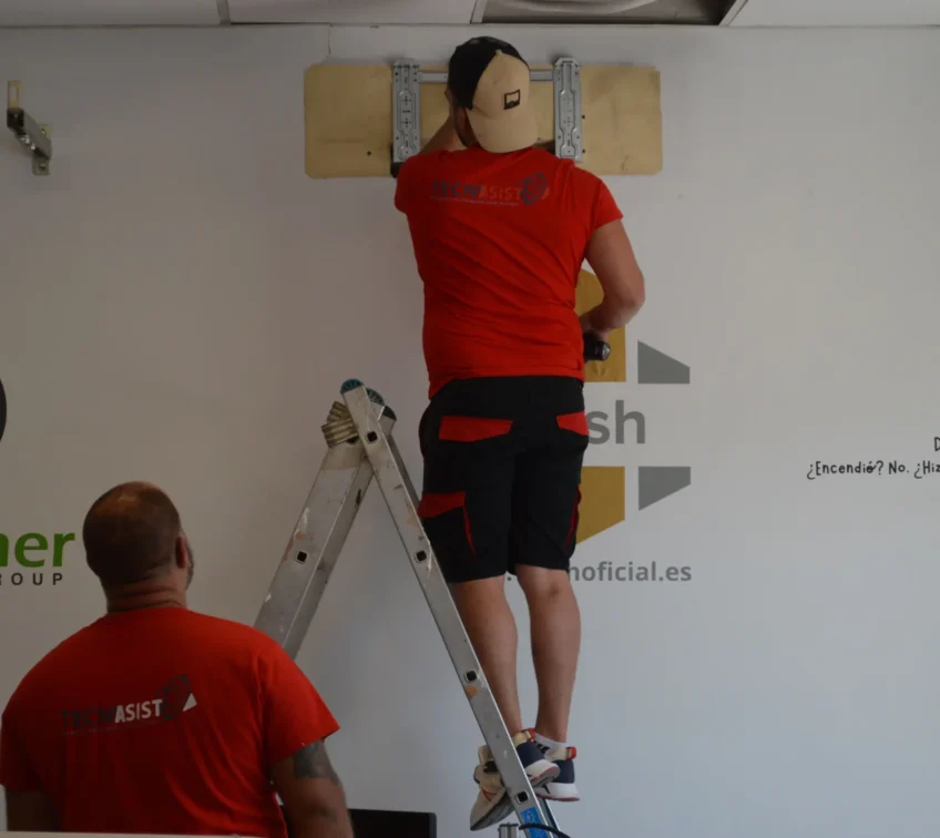 TECNIASIST---Instalación-de-Aire-Acondicionado-en-Asic-Miner-Group---Peligros---Granada---III
