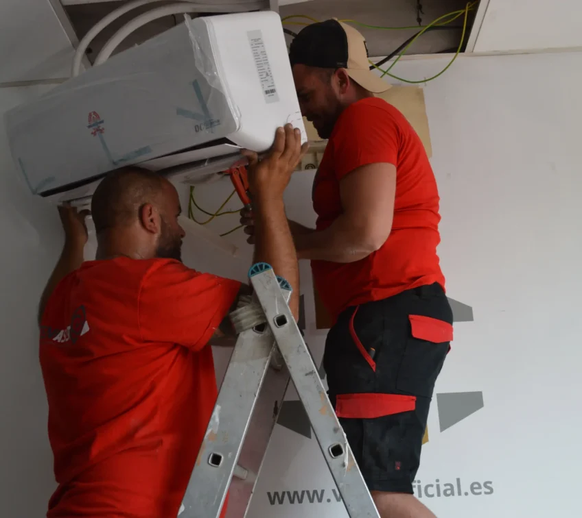 TECNIASIST---Instalación-de-Aire-Acondicionado-en-Asic-Miner-Group---Peligros---Granada---XI