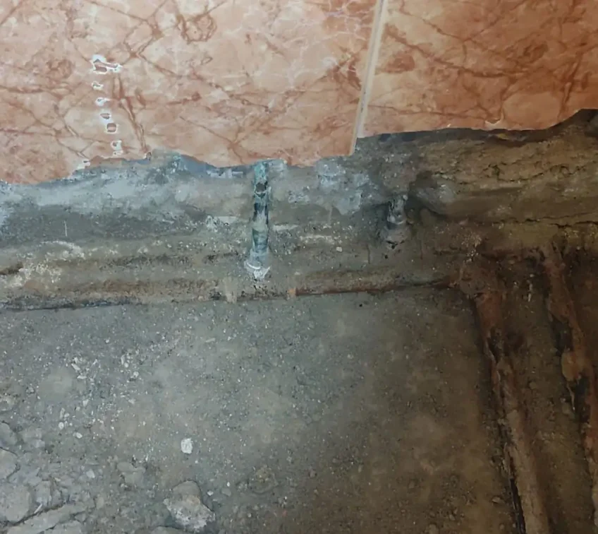 TECNIASIST---Reparación-Fuga-Baño---Calle-Cuchares---Granada---Búsqueda-de--la-Fuga-IV