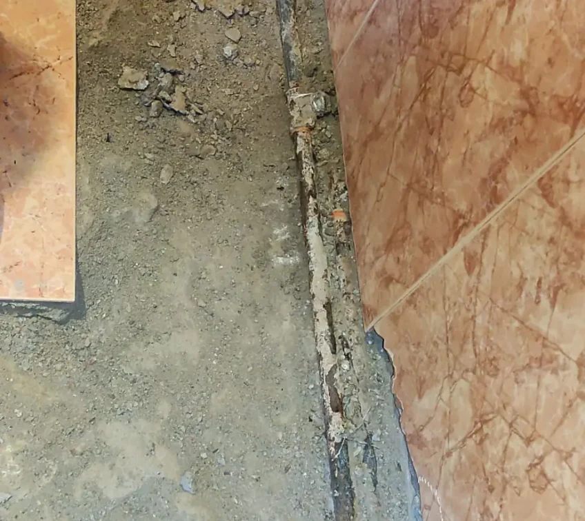 TECNIASIST---Reparación-Fuga-Baño---Calle-Cuchares---Granada---Identificación-de-la-Fuga-III