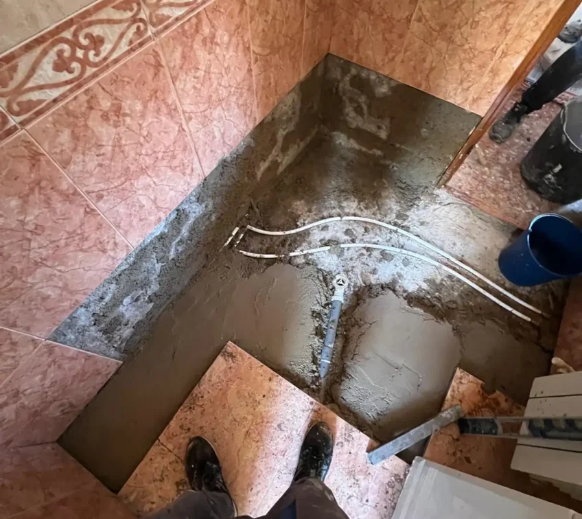 TECNIASIST - Reparación Fuga Baño - Calle Cuchares - Granada - Recibido de las Tuberías II