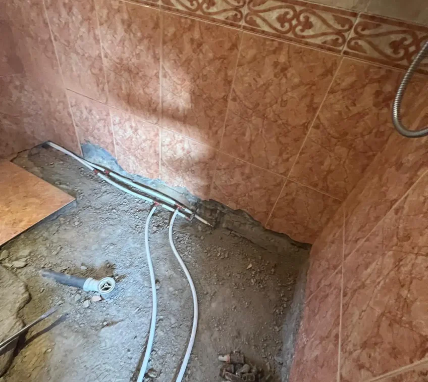 TECNIASIST - Reparación Fuga Baño - Calle Cuchares - Granada - Replanteo de las Tuberías II