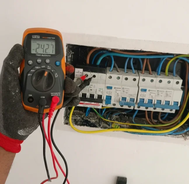 TECNIASIST - Urgencia Avería Eléctrica - Chana I - Proceso de Reparación V