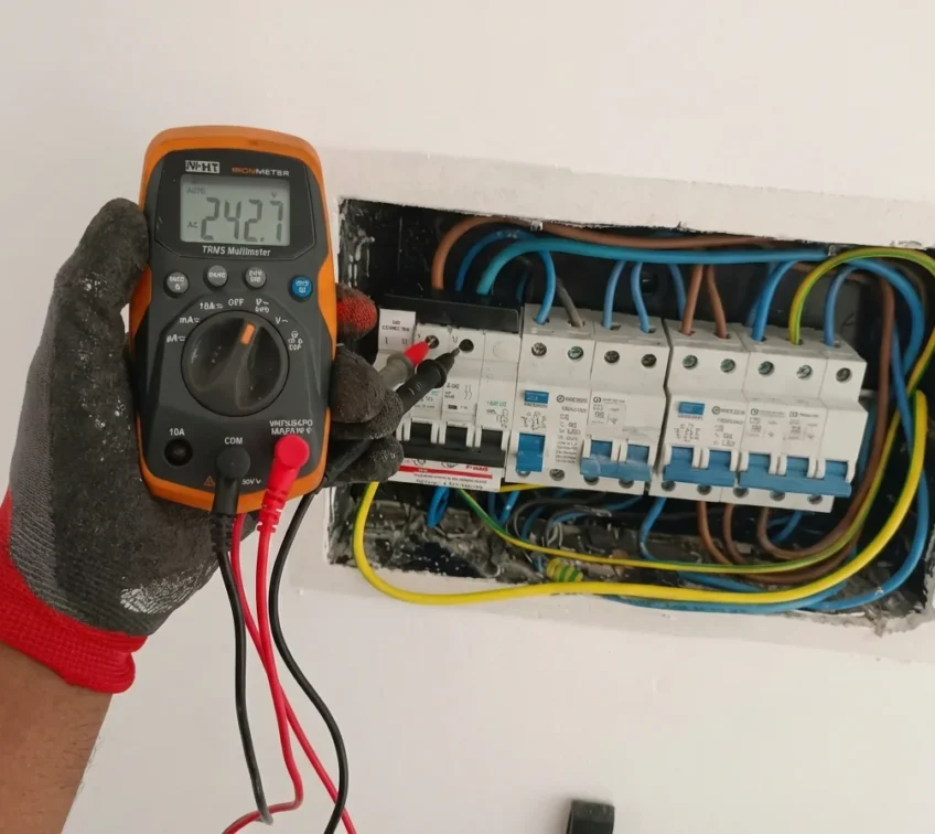 TECNIASIST - Urgencia Avería Eléctrica - Chana I - Proceso de Reparación V
