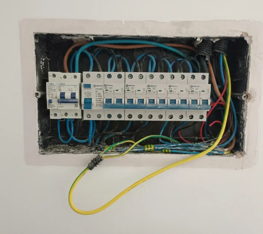 TECNIASIST - Urgencia Avería Eléctrica - Chana I - Proceso de Reparación VII