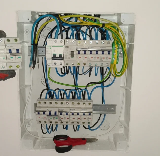 TECNIASIST - Urgencia Avería Eléctrica - Zaidín I - Proceso de Reparación V
